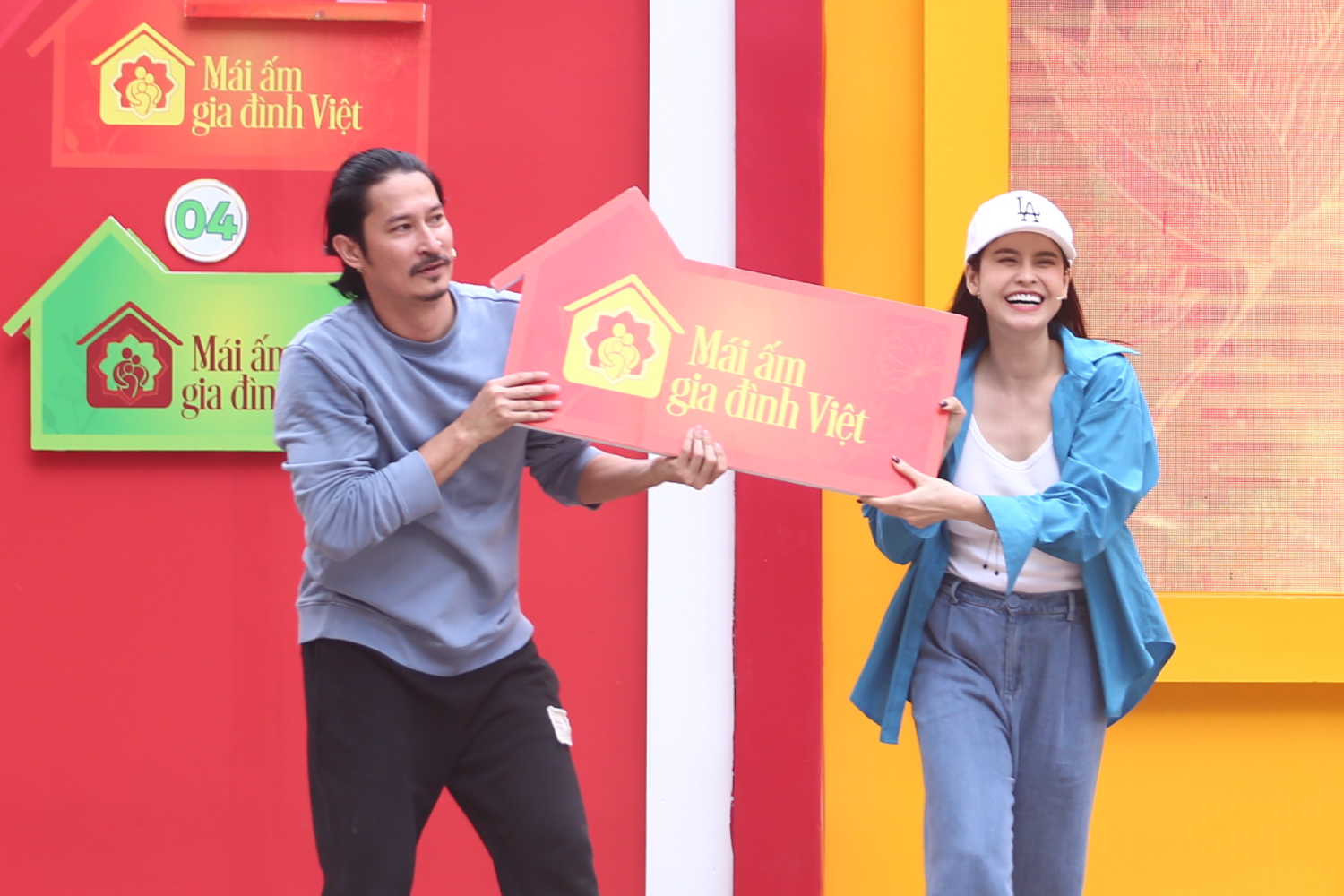 Ca sĩ Trương Quỳnh Anh trở lại Mái ấm gia đình Việt sau hơn 3 năm